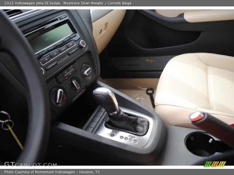 Moonrock Silver Metallic / Cornsilk Beige 2013 Volkswagen Jetta SE Sedan