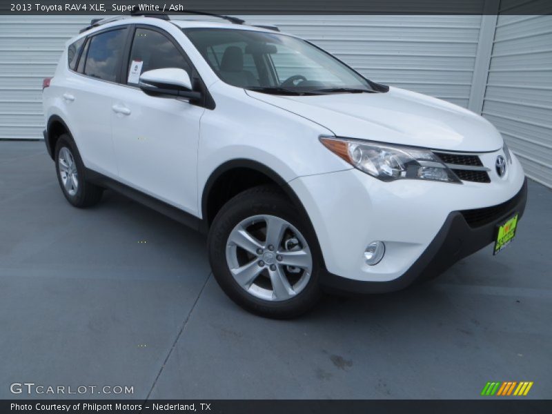 Super White / Ash 2013 Toyota RAV4 XLE