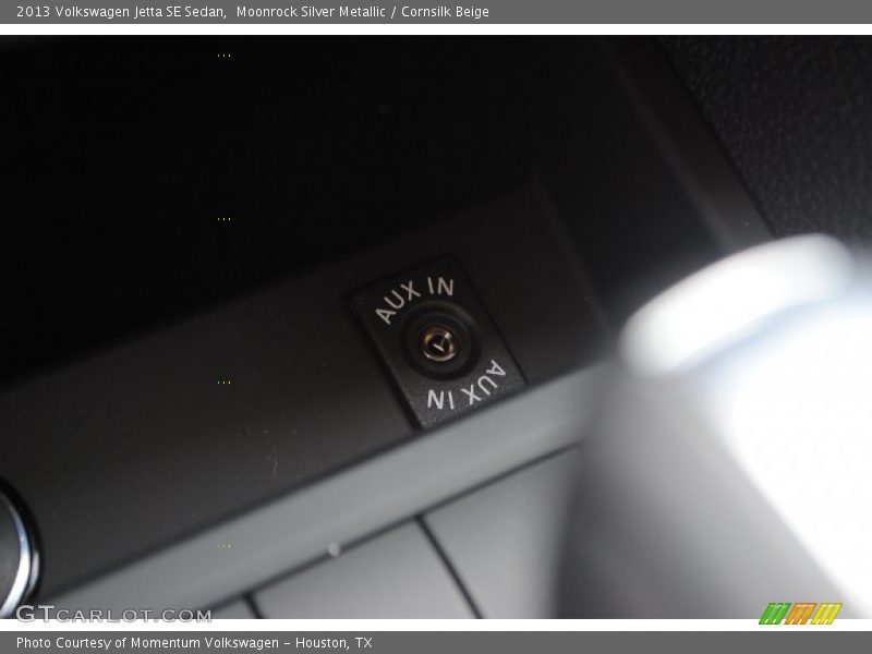 Moonrock Silver Metallic / Cornsilk Beige 2013 Volkswagen Jetta SE Sedan
