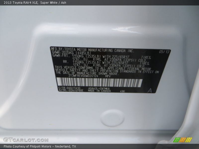 Super White / Ash 2013 Toyota RAV4 XLE