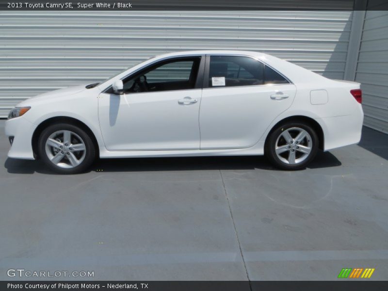 Super White / Black 2013 Toyota Camry SE