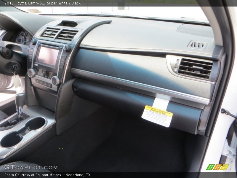 Super White / Black 2013 Toyota Camry SE