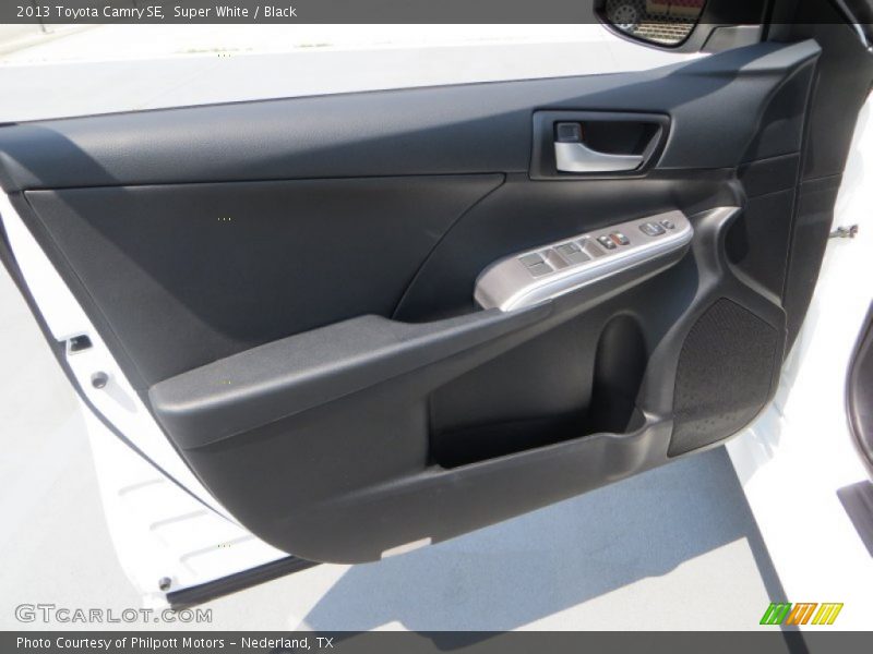 Super White / Black 2013 Toyota Camry SE