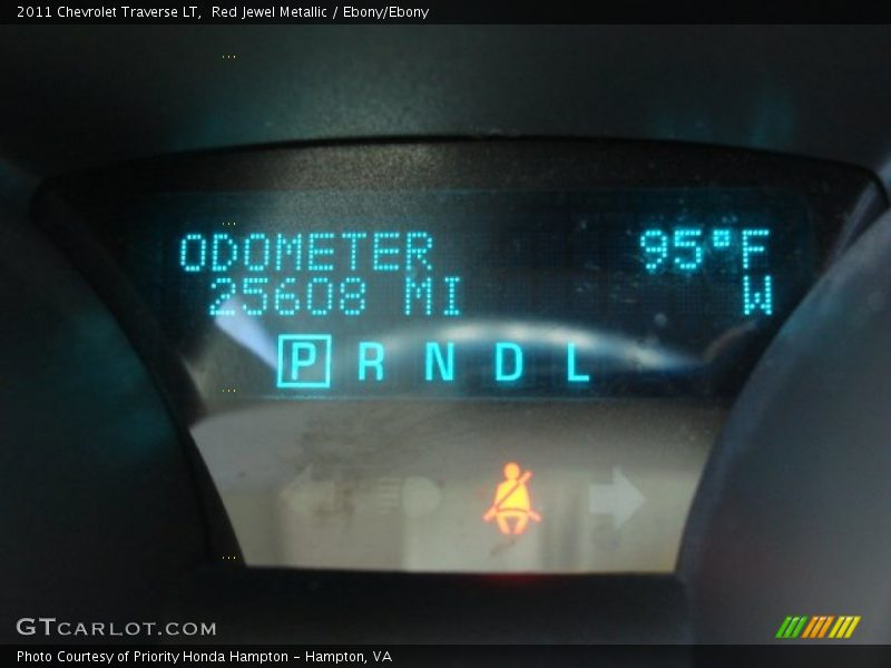 Red Jewel Metallic / Ebony/Ebony 2011 Chevrolet Traverse LT