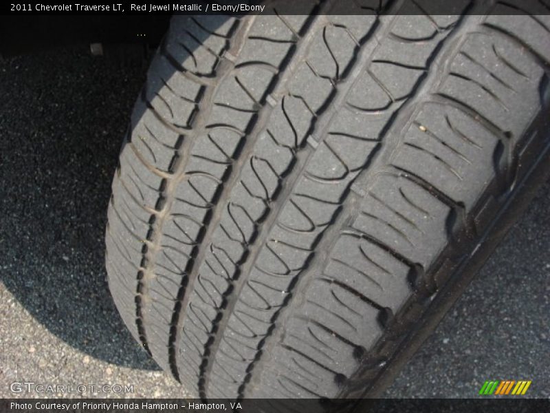 Red Jewel Metallic / Ebony/Ebony 2011 Chevrolet Traverse LT