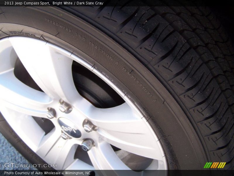 Bright White / Dark Slate Gray 2013 Jeep Compass Sport