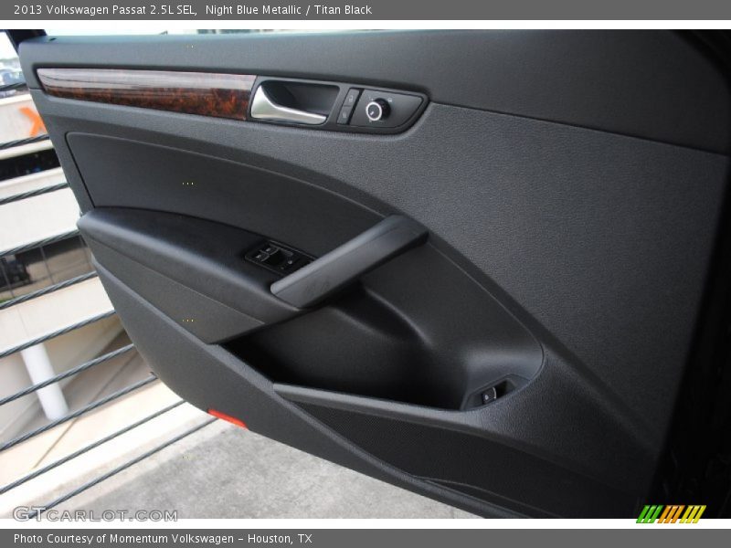 Night Blue Metallic / Titan Black 2013 Volkswagen Passat 2.5L SEL