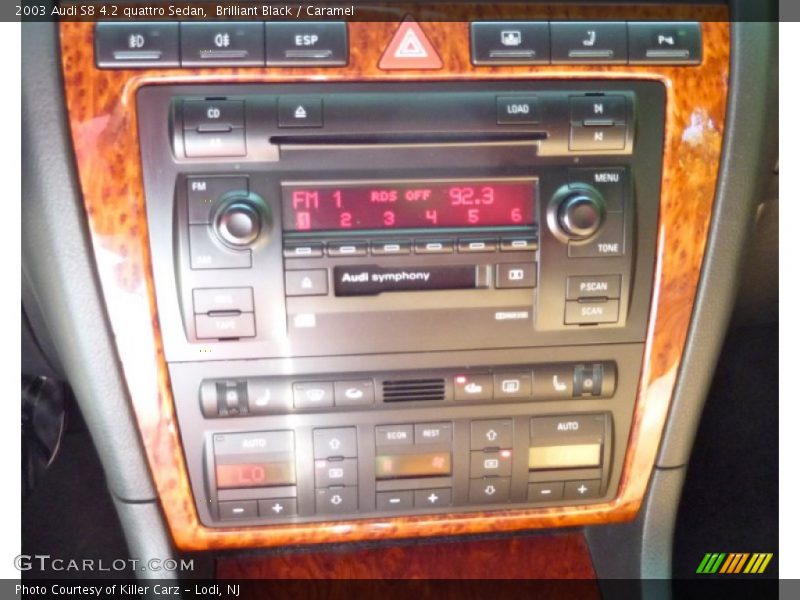 Controls of 2003 S8 4.2 quattro Sedan