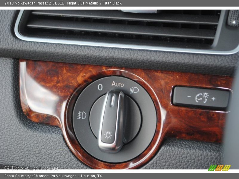 Night Blue Metallic / Titan Black 2013 Volkswagen Passat 2.5L SEL