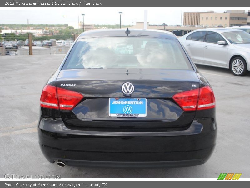 Black / Titan Black 2013 Volkswagen Passat 2.5L SE
