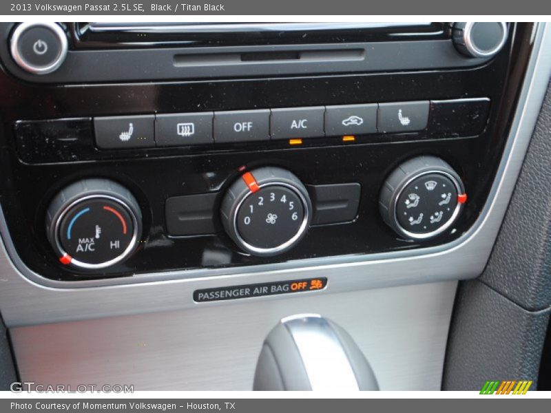 Black / Titan Black 2013 Volkswagen Passat 2.5L SE