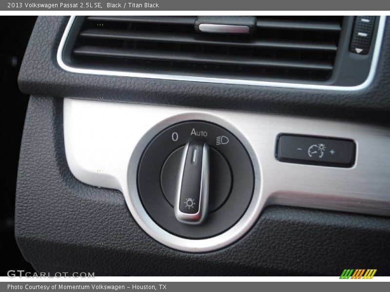 Black / Titan Black 2013 Volkswagen Passat 2.5L SE