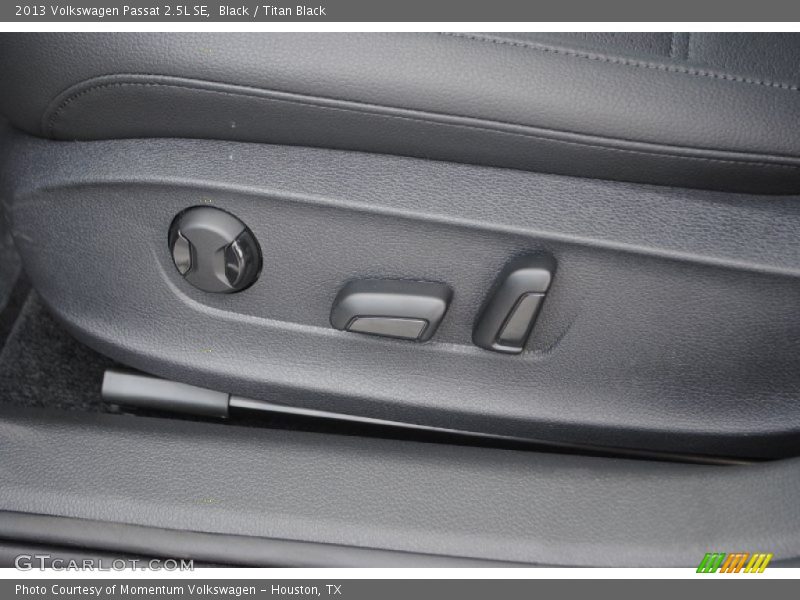 Black / Titan Black 2013 Volkswagen Passat 2.5L SE