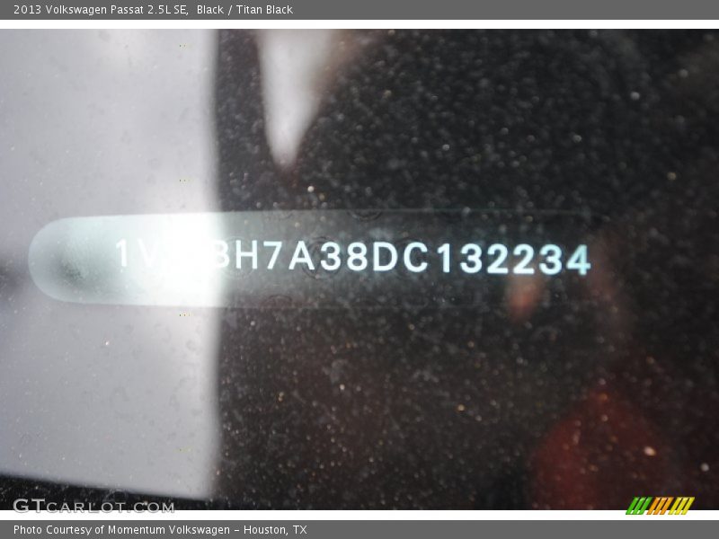 Black / Titan Black 2013 Volkswagen Passat 2.5L SE