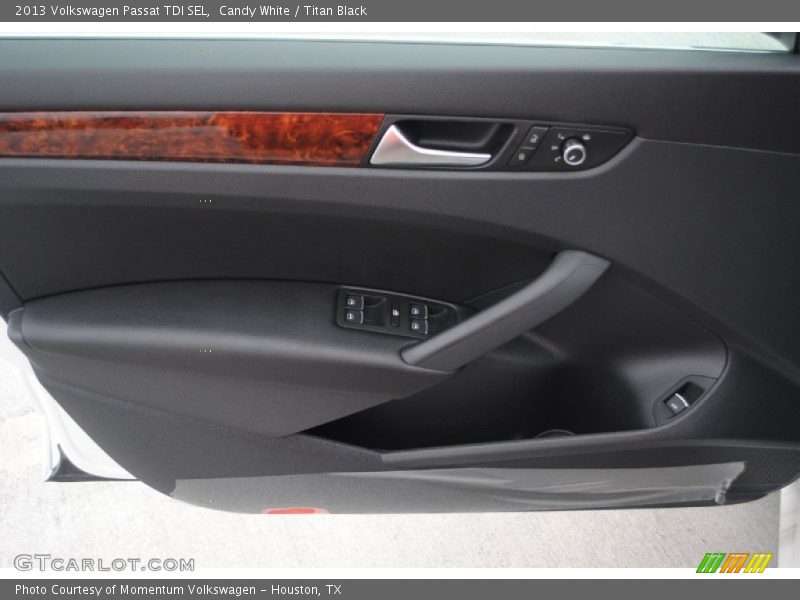 Candy White / Titan Black 2013 Volkswagen Passat TDI SEL