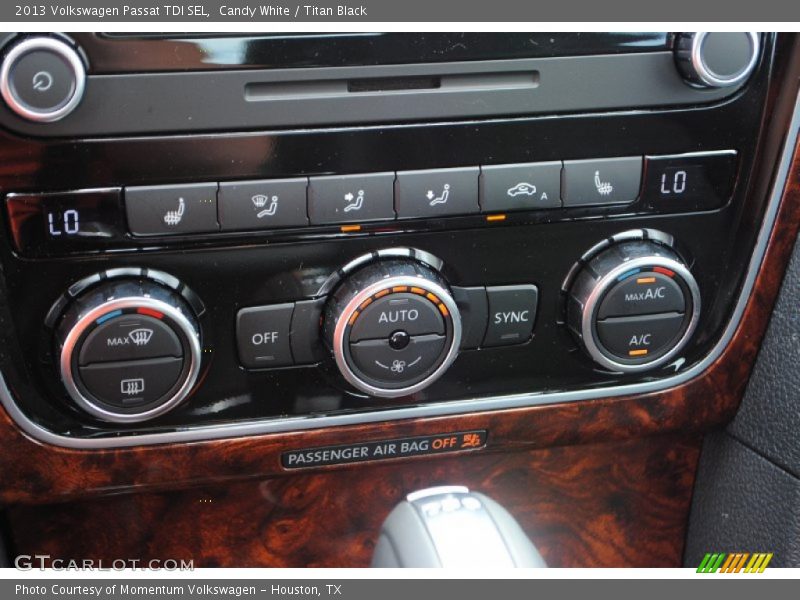 Candy White / Titan Black 2013 Volkswagen Passat TDI SEL
