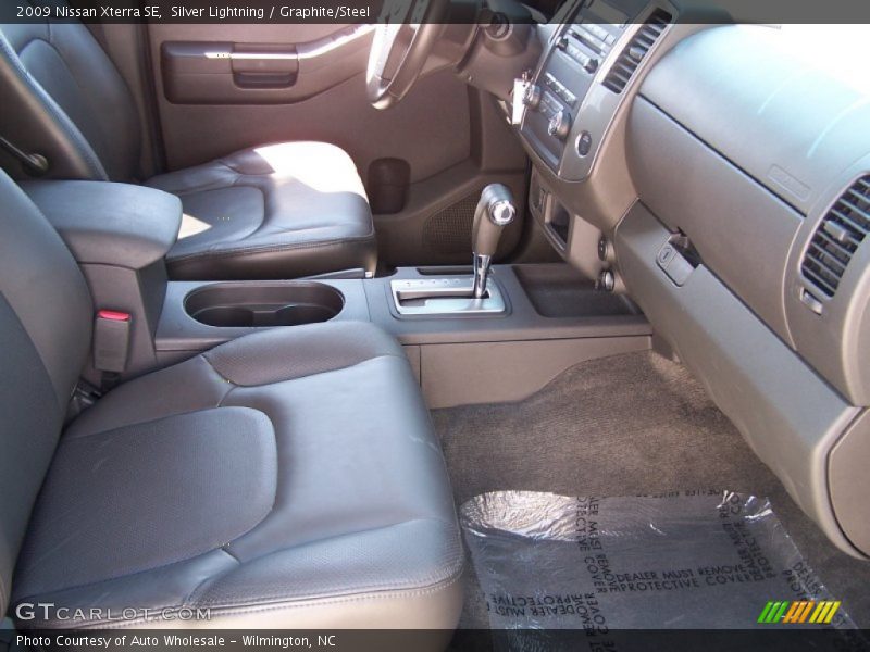  2009 Xterra SE Graphite/Steel Interior