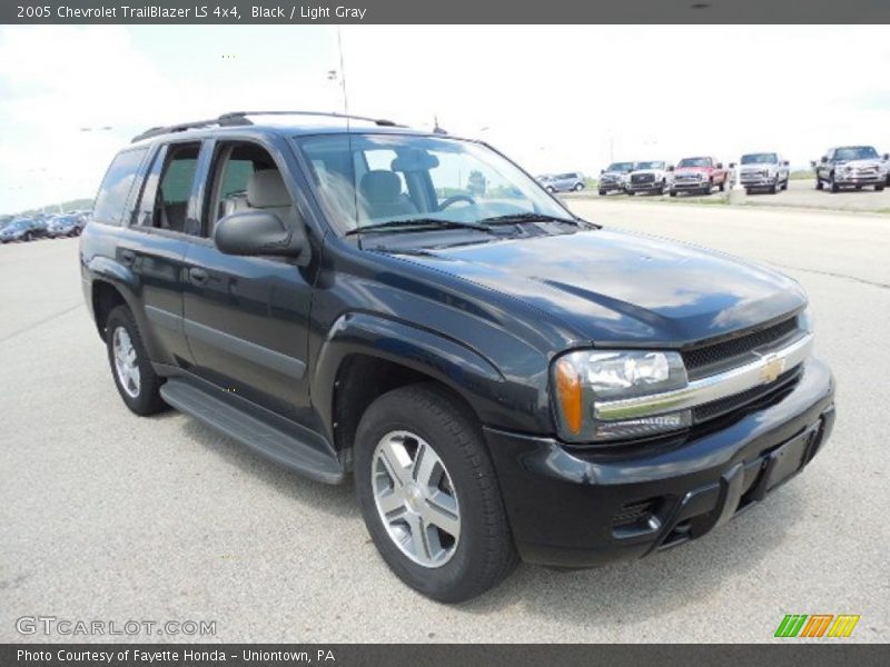 Black / Light Gray 2005 Chevrolet TrailBlazer LS 4x4