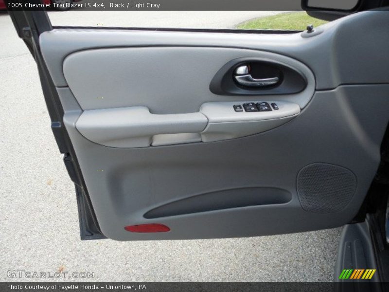 Black / Light Gray 2005 Chevrolet TrailBlazer LS 4x4