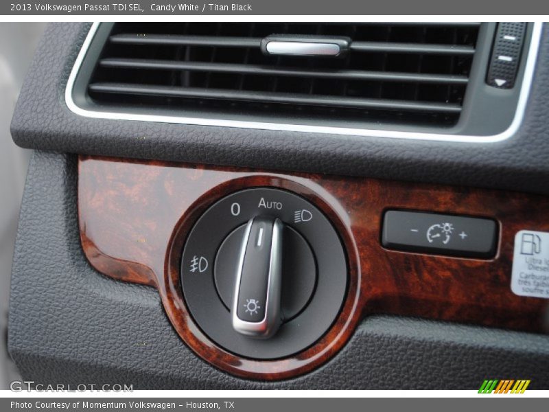 Candy White / Titan Black 2013 Volkswagen Passat TDI SEL