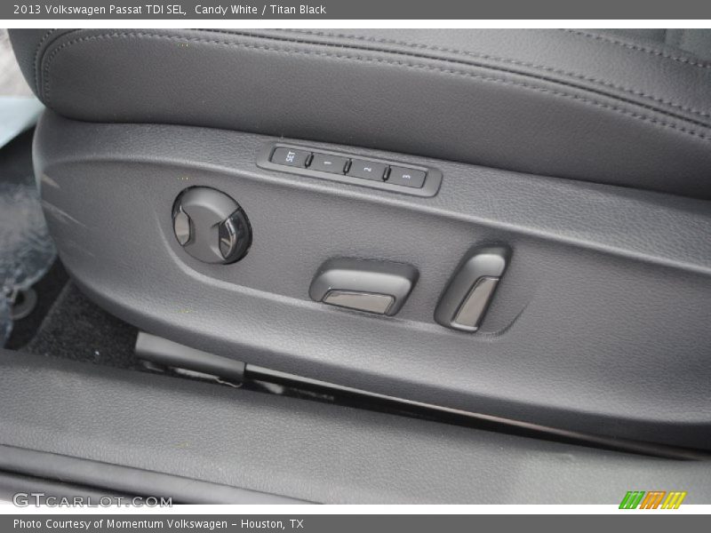 Candy White / Titan Black 2013 Volkswagen Passat TDI SEL