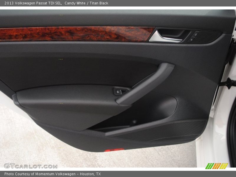 Candy White / Titan Black 2013 Volkswagen Passat TDI SEL