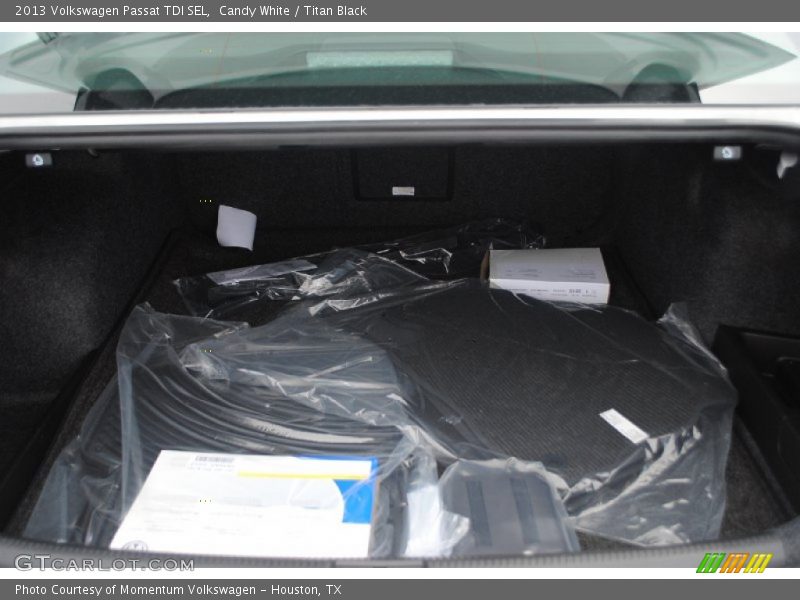 Candy White / Titan Black 2013 Volkswagen Passat TDI SEL