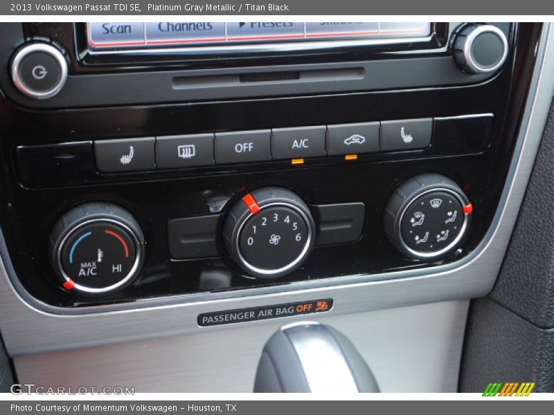 Platinum Gray Metallic / Titan Black 2013 Volkswagen Passat TDI SE