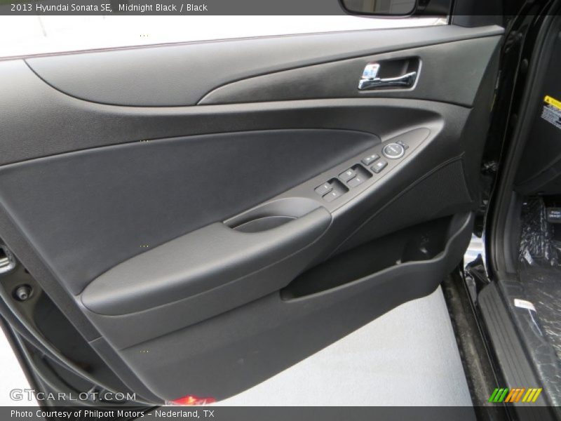 Midnight Black / Black 2013 Hyundai Sonata SE