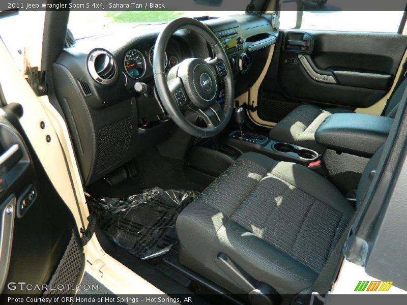 Sahara Tan / Black 2011 Jeep Wrangler Sport S 4x4
