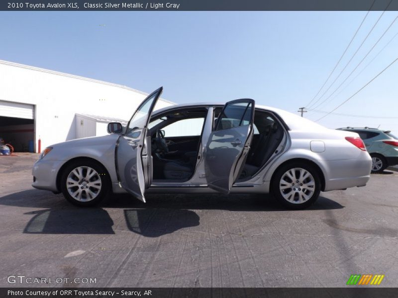 Classic Silver Metallic / Light Gray 2010 Toyota Avalon XLS