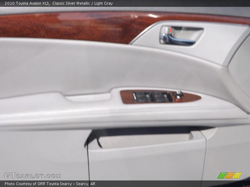 Classic Silver Metallic / Light Gray 2010 Toyota Avalon XLS