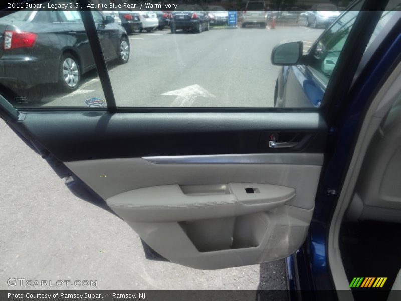 Azurite Blue Pearl / Warm Ivory 2011 Subaru Legacy 2.5i
