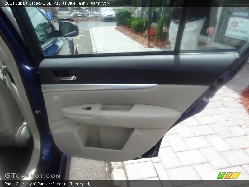 Azurite Blue Pearl / Warm Ivory 2011 Subaru Legacy 2.5i