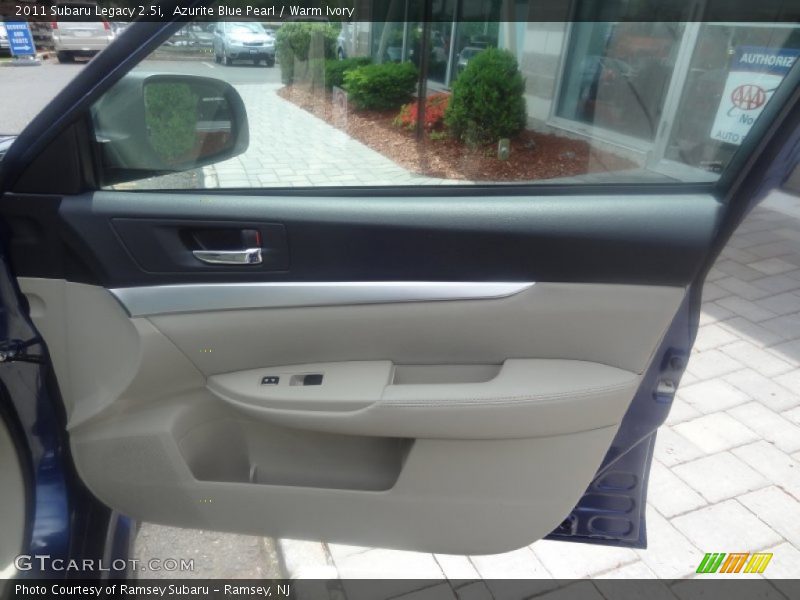 Azurite Blue Pearl / Warm Ivory 2011 Subaru Legacy 2.5i