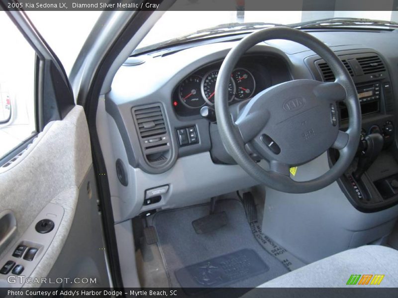 Diamond Silver Metallic / Gray 2005 Kia Sedona LX