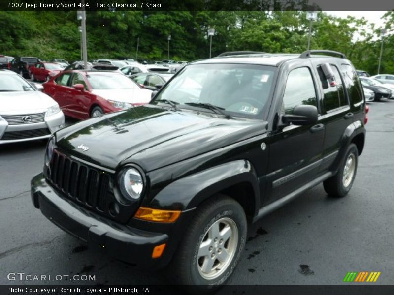 Front 3/4 View of 2007 Liberty Sport 4x4