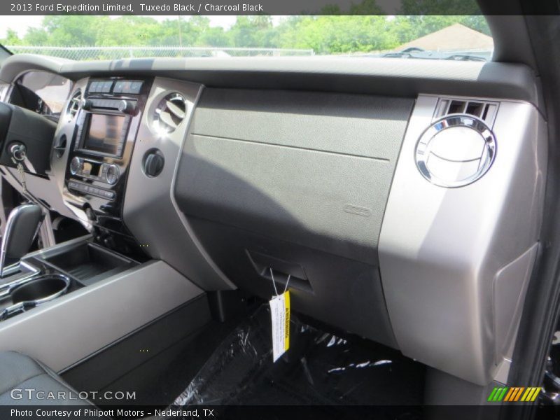 Tuxedo Black / Charcoal Black 2013 Ford Expedition Limited