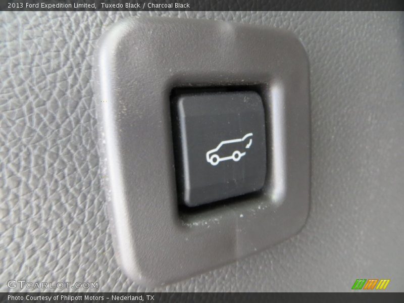 Tuxedo Black / Charcoal Black 2013 Ford Expedition Limited