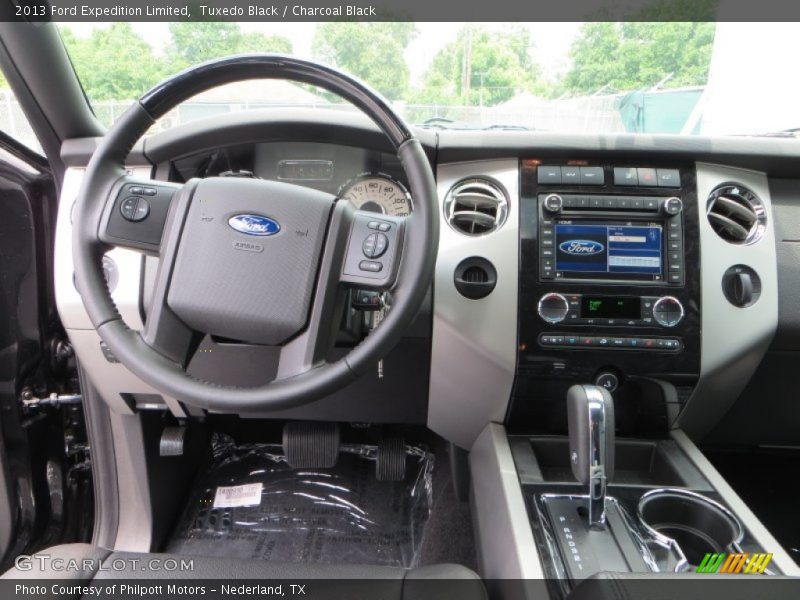 Tuxedo Black / Charcoal Black 2013 Ford Expedition Limited