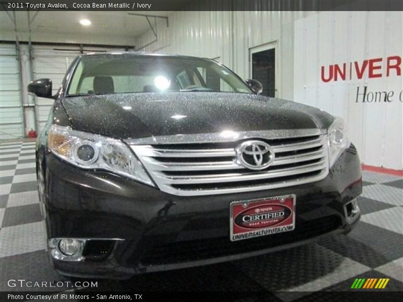 Cocoa Bean Metallic / Ivory 2011 Toyota Avalon
