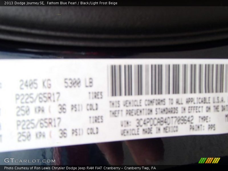 Fathom Blue Pearl / Black/Light Frost Beige 2013 Dodge Journey SE