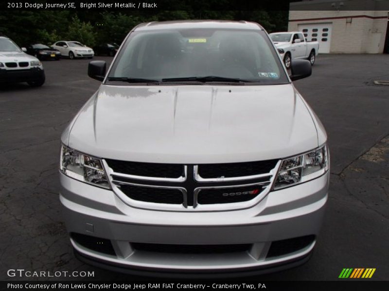 Bright Silver Metallic / Black 2013 Dodge Journey SE