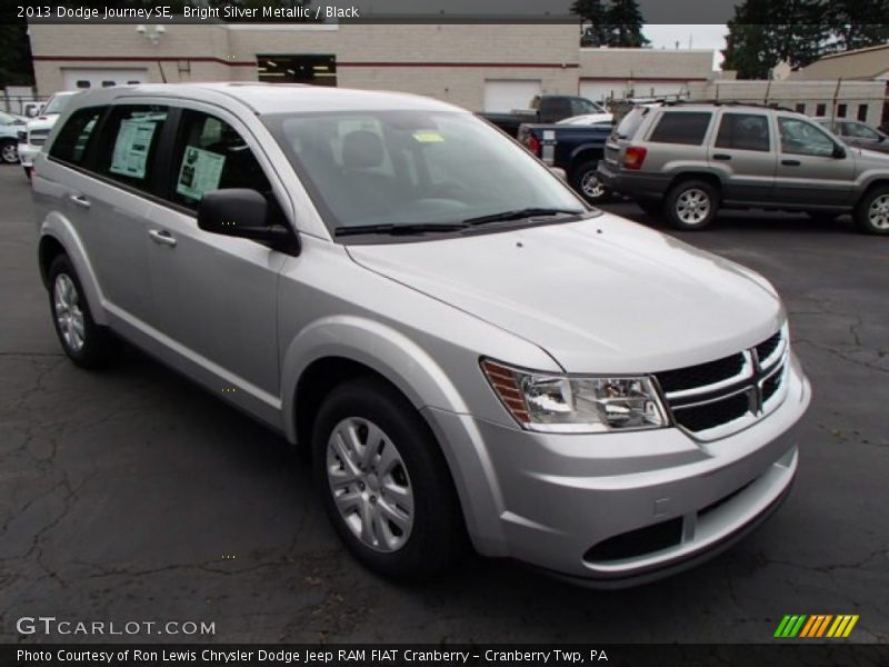 Bright Silver Metallic / Black 2013 Dodge Journey SE