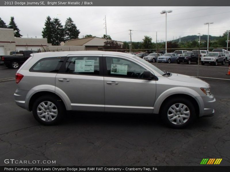 Bright Silver Metallic / Black 2013 Dodge Journey SE