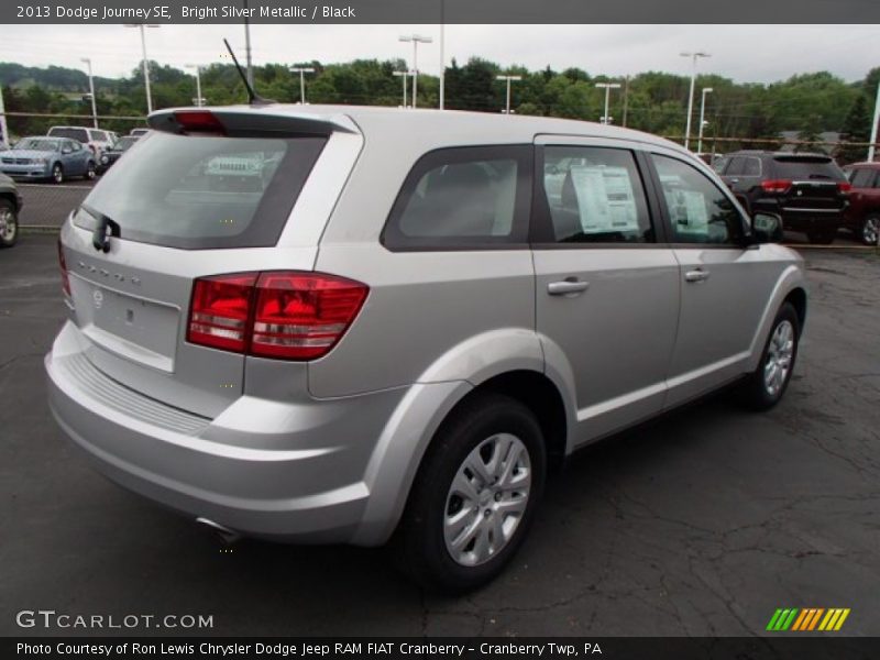 Bright Silver Metallic / Black 2013 Dodge Journey SE