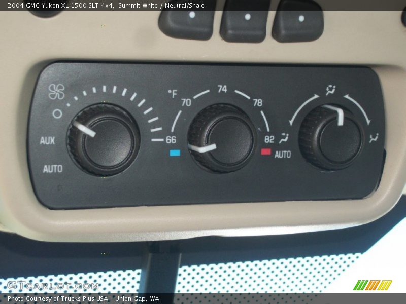 Summit White / Neutral/Shale 2004 GMC Yukon XL 1500 SLT 4x4