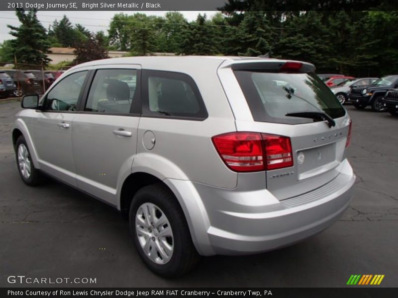 Bright Silver Metallic / Black 2013 Dodge Journey SE