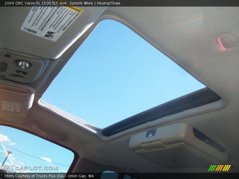 Summit White / Neutral/Shale 2004 GMC Yukon XL 1500 SLT 4x4