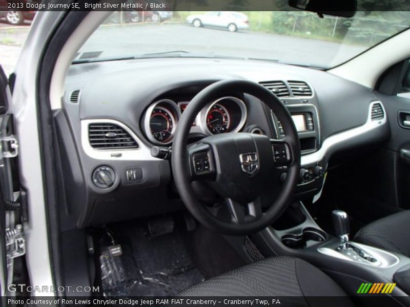 Bright Silver Metallic / Black 2013 Dodge Journey SE
